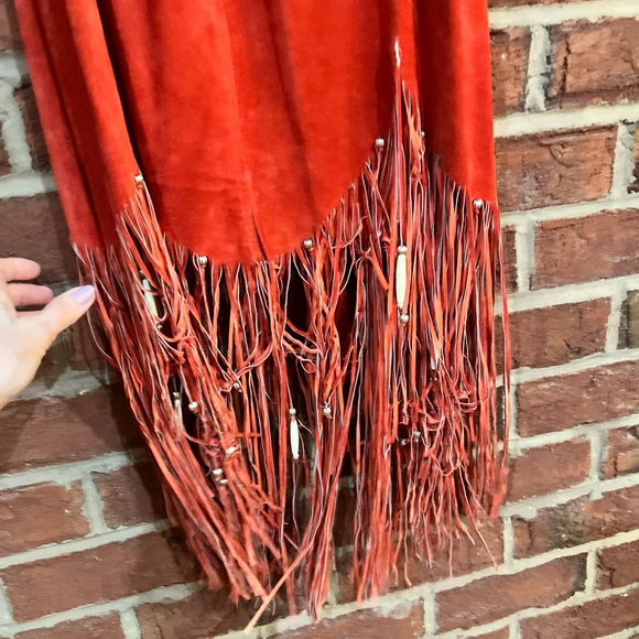 Vintage Liz E Parker custom made suede fringed skirt with beading and boning. - Picture 7 of 16